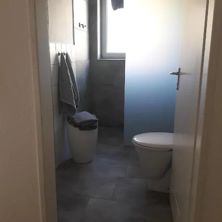 2 Ferienwohnung Am Rauensteinpark *