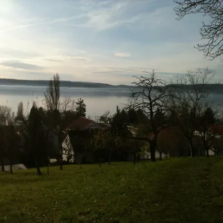 2 Ferienwohnung Am Rauensteinpark Apartmán *